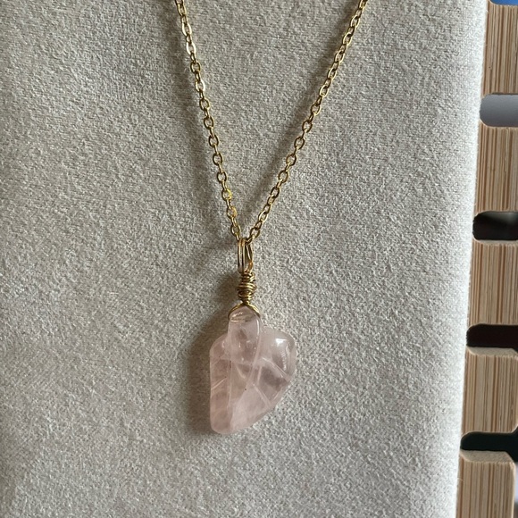 Rose Quartz Feather Pendant Necklace on Gold Chain – Handmade, New - Picture 4 of 5